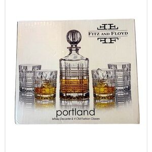 NEW Fitz & Floyd Portland Classic Retro Holiday Gift  Whiskey Decanter Set